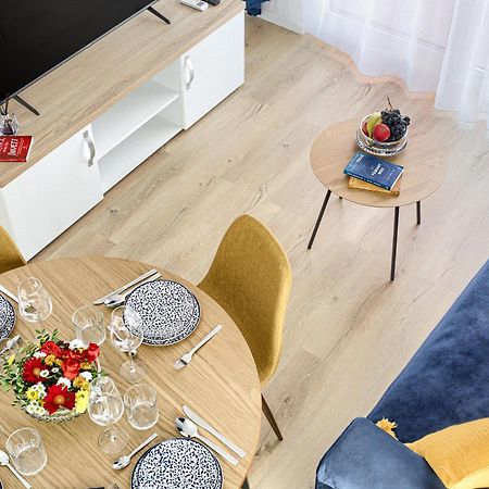 Ari Navy Apartment - High-End Residence Арад Екстер'єр фото